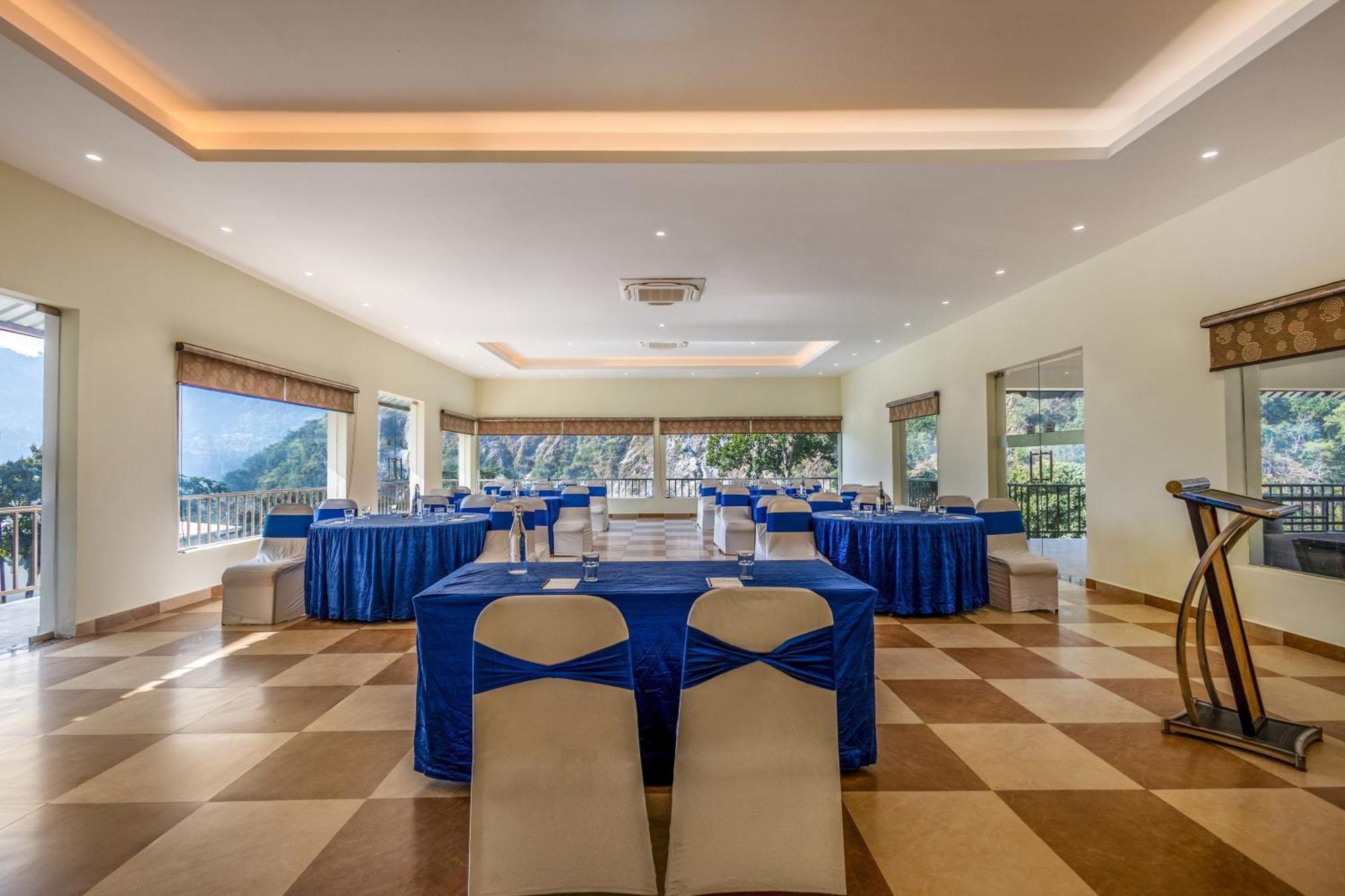 Sterling Corbett Hotel Garjia Buitenkant foto