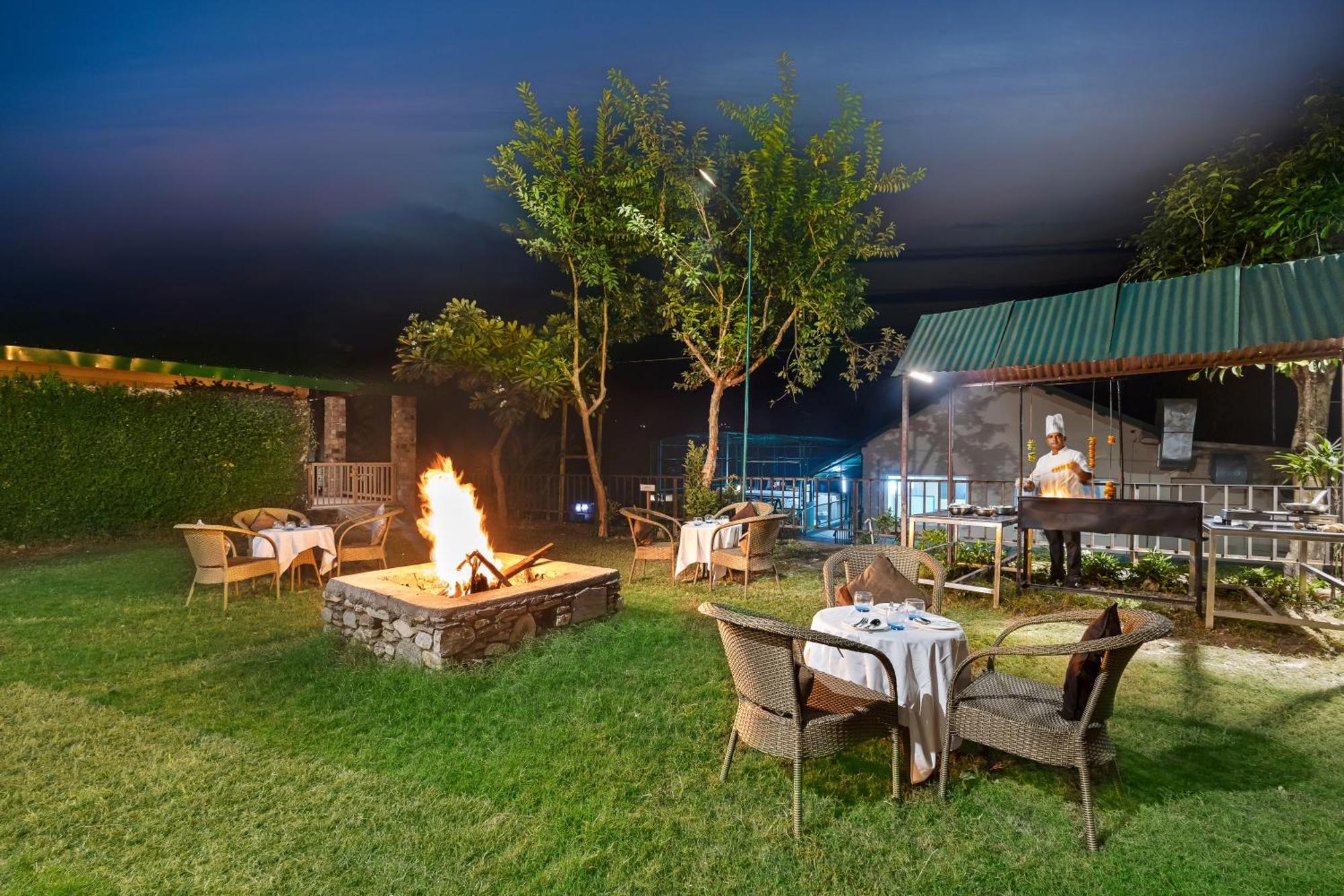 Sterling Corbett Hotel Garjia Buitenkant foto