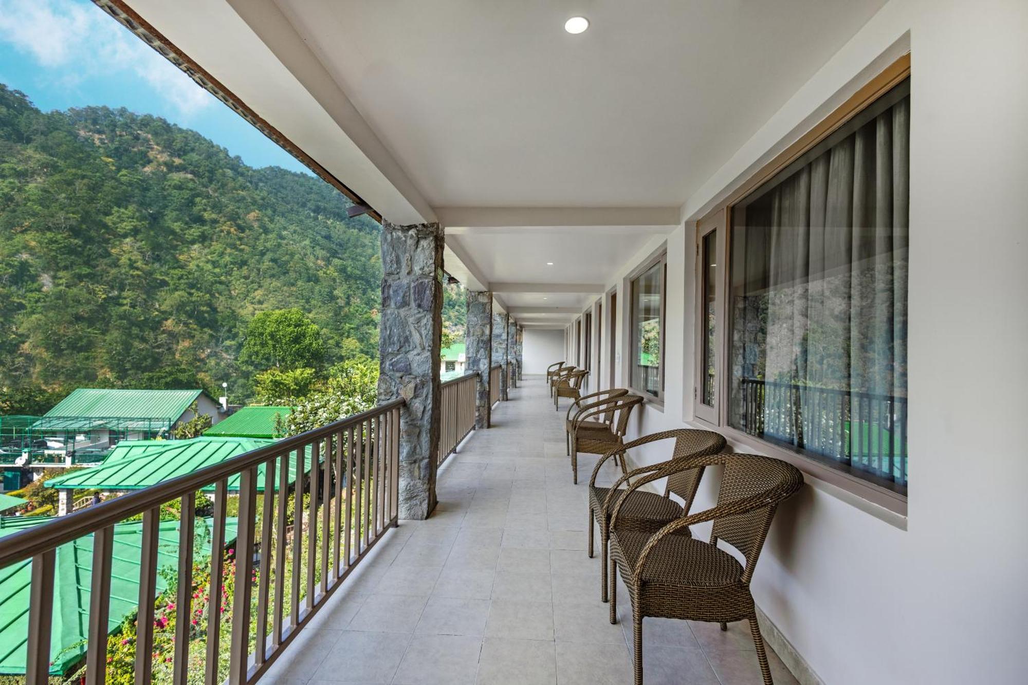 Sterling Corbett Hotel Garjia Buitenkant foto