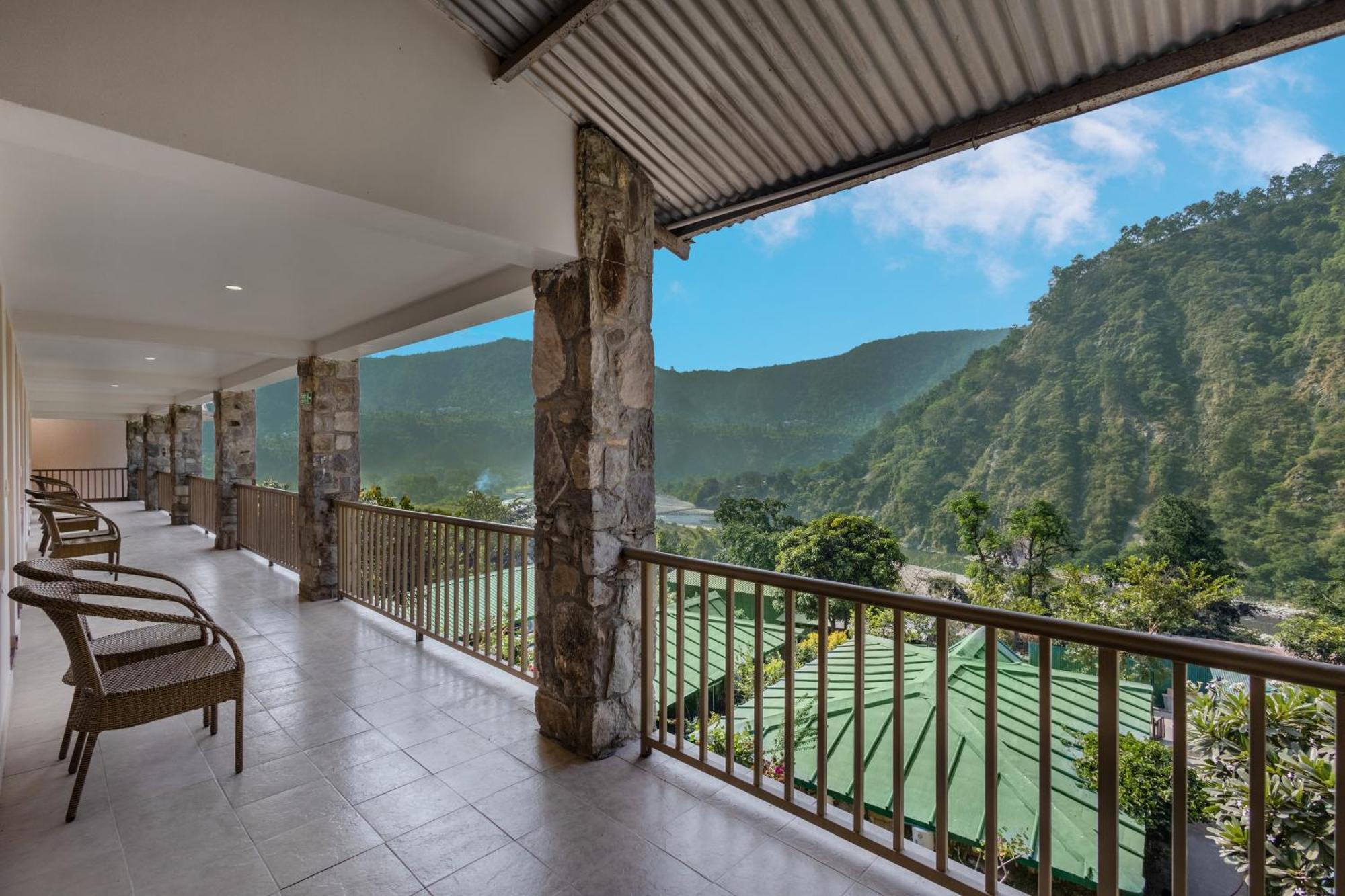 Sterling Corbett Hotel Garjia Buitenkant foto