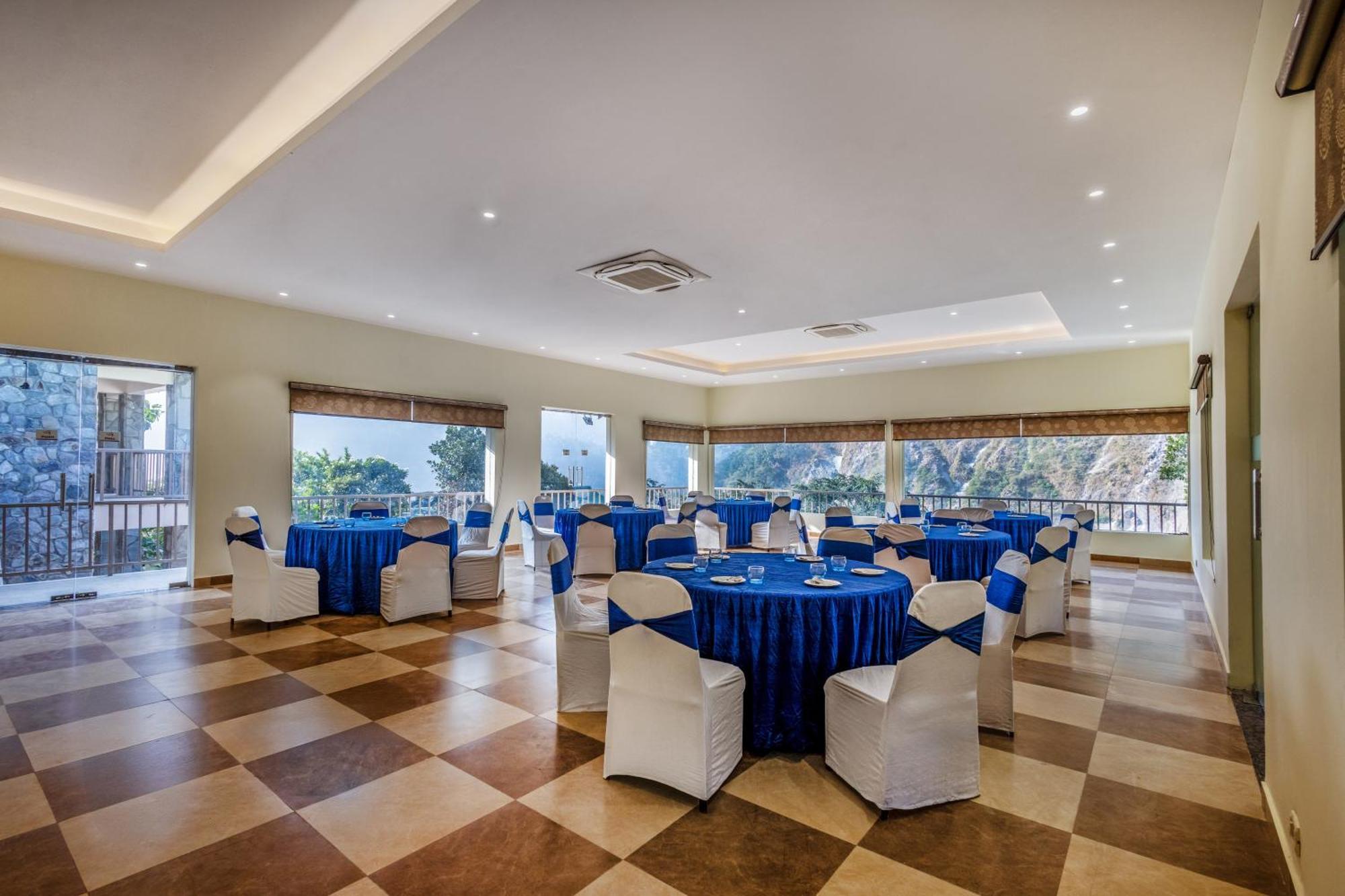 Sterling Corbett Hotel Garjia Buitenkant foto