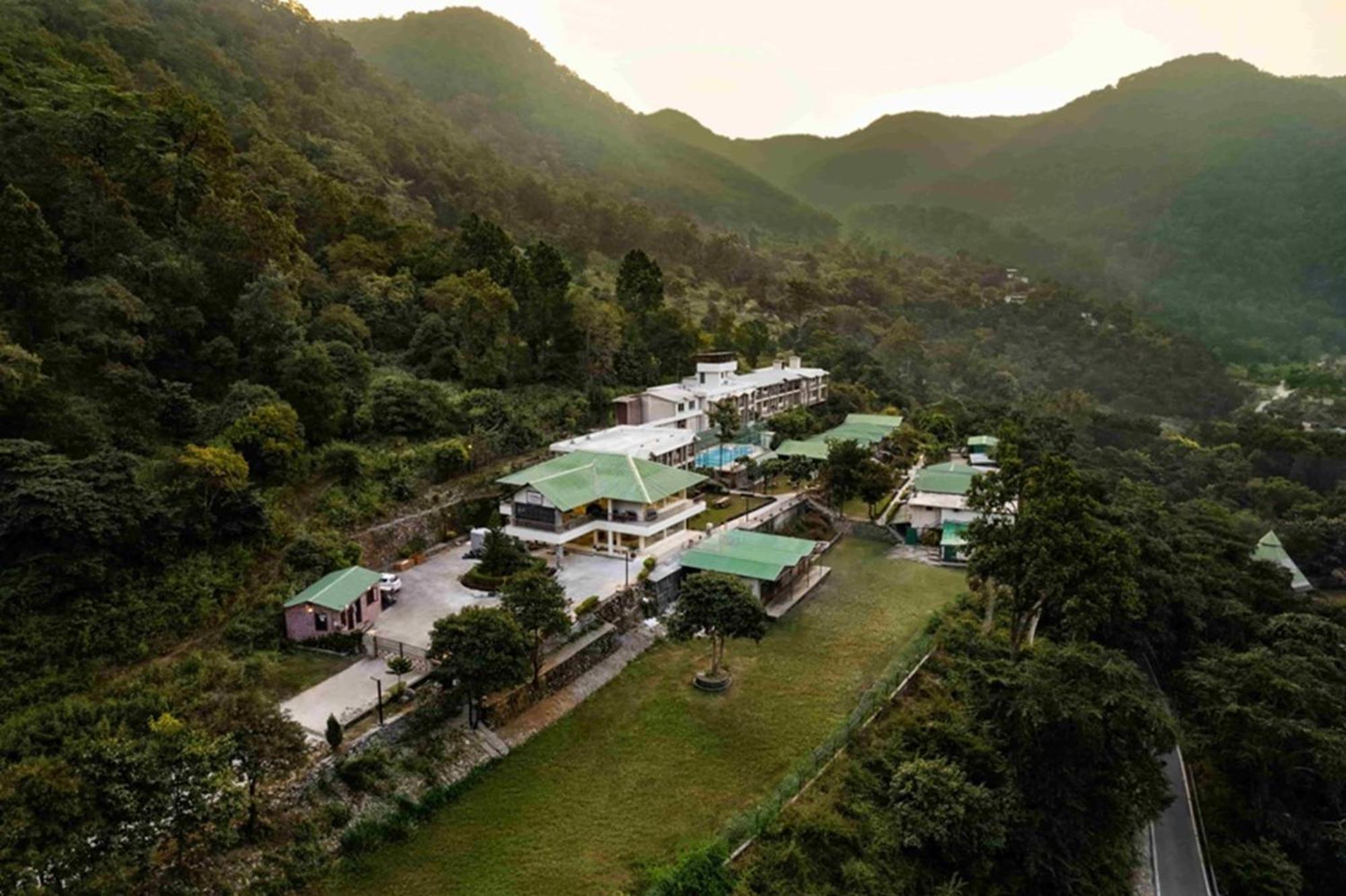 Sterling Corbett Hotel Garjia Buitenkant foto